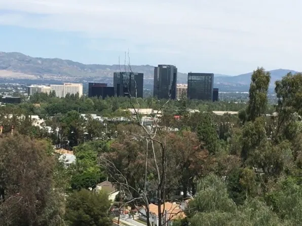 5221 San Feliciano Dr, Woodland Hills, CA 91364