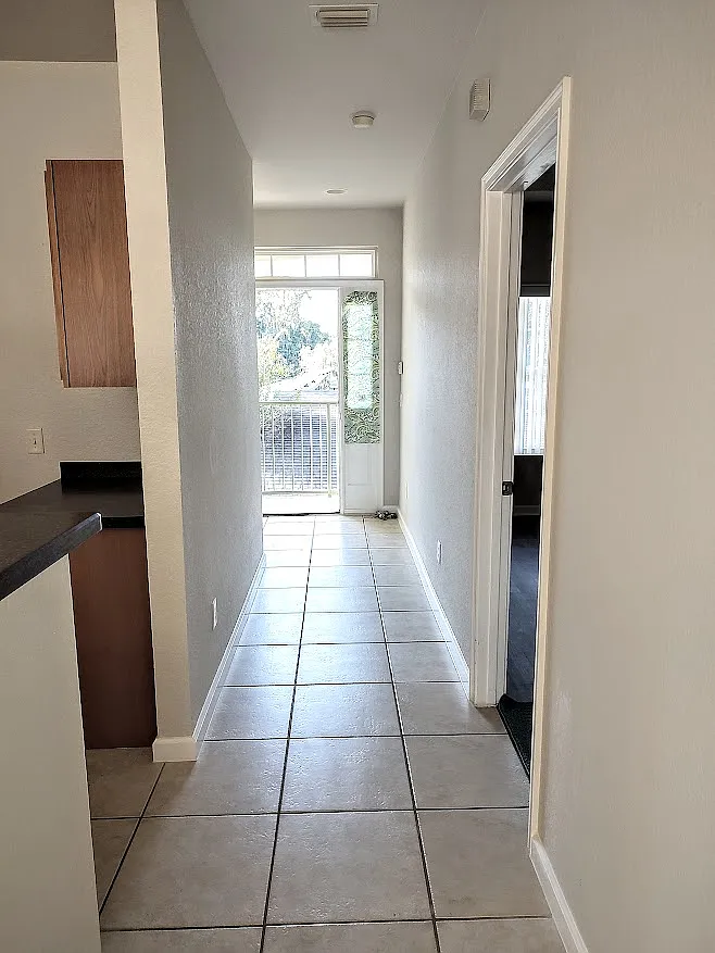 2 bed, 1143 sqft, $1,300 — Photo 4
