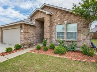 305 Amethyst Dr, Fort Worth, TX 76131