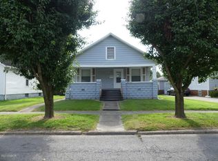 305 N 11th St, Herrin, IL 62948