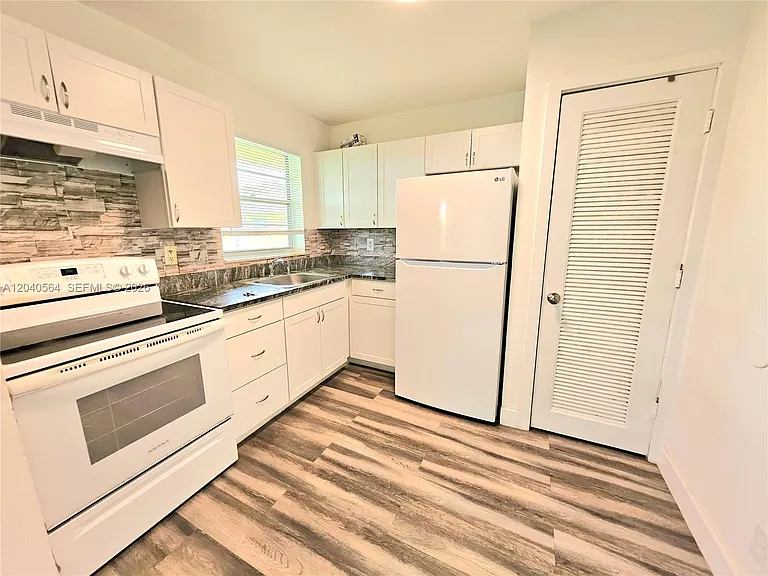 5180 NE 6th Ave #621 — Photo 4