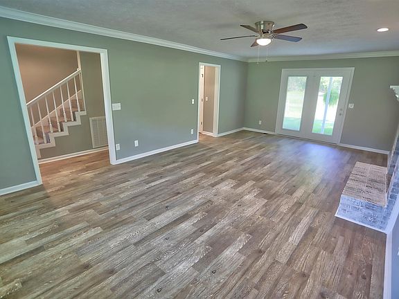 5th image of 1410 Cantrell Dr