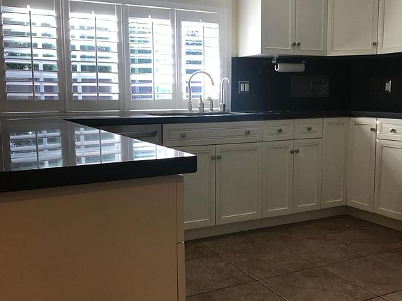 3rd image of 31716 Kentfield Ct