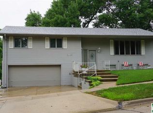 3125 S Oleander St, Sioux City, IA 51106