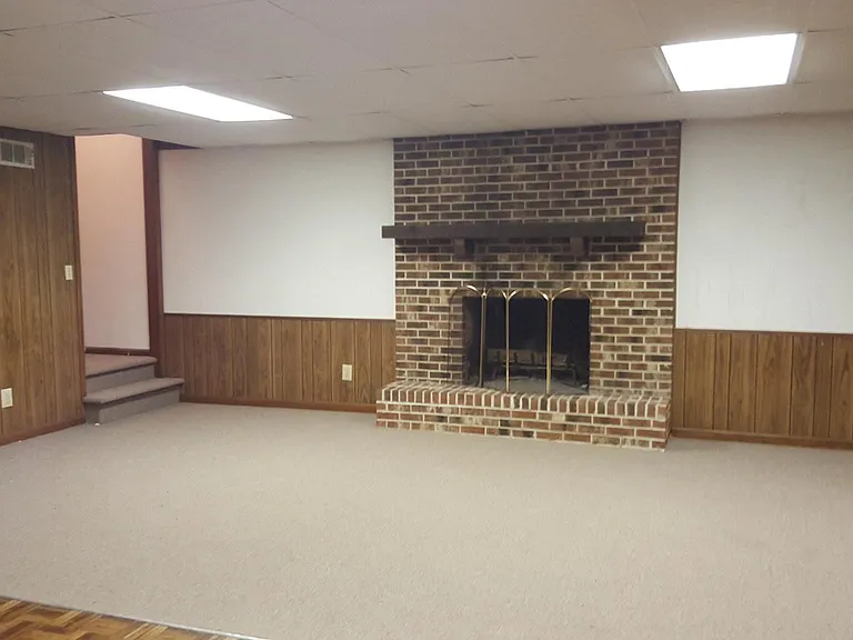 1032 Williamsburg Ct — Photo 12