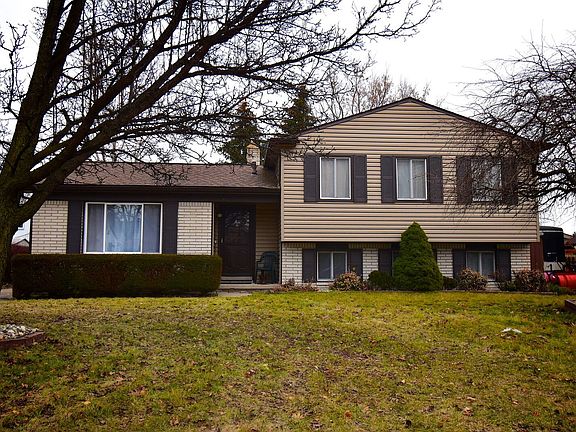 2nd image of 43068 Bond Ct