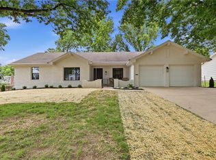 7523 W 98th Ter, Overland Park, KS 66212