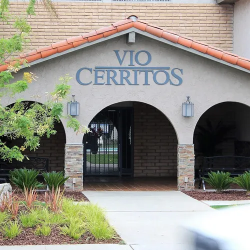 Vio Cerritos Photo 1