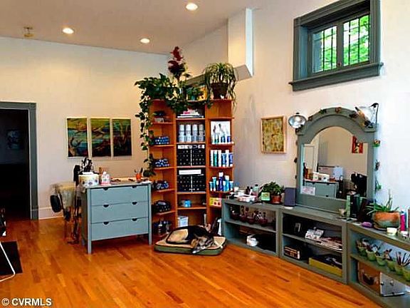4th image of 821 Albemarle St