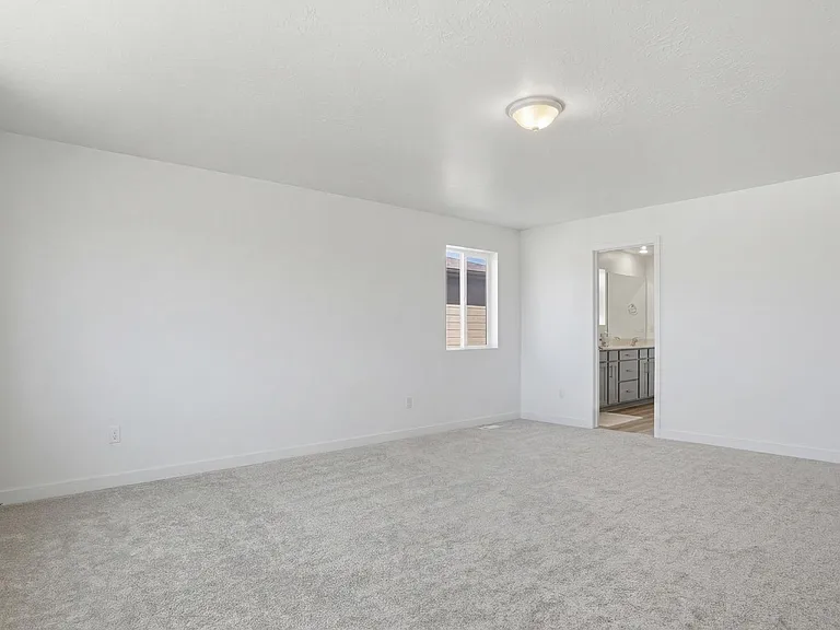 154 E Parade Ave — Photo 27
