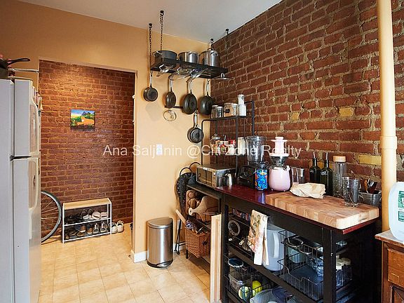 3rd image of 3411 36th Ave APT 3C