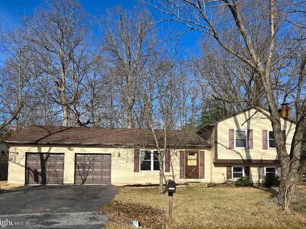 2212 Holly Oak Ct, Waldorf, MD 20601
