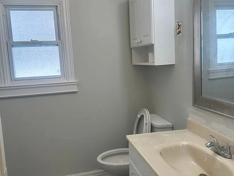 15395 Bayview Ave — Photo 8