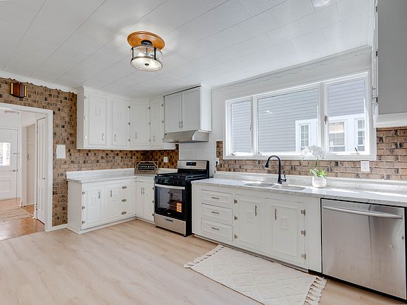 2nd image of 5 Fairfax Pl