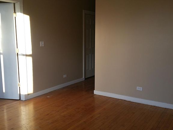 2nd image of 2107 N Western Ave APT 3F
