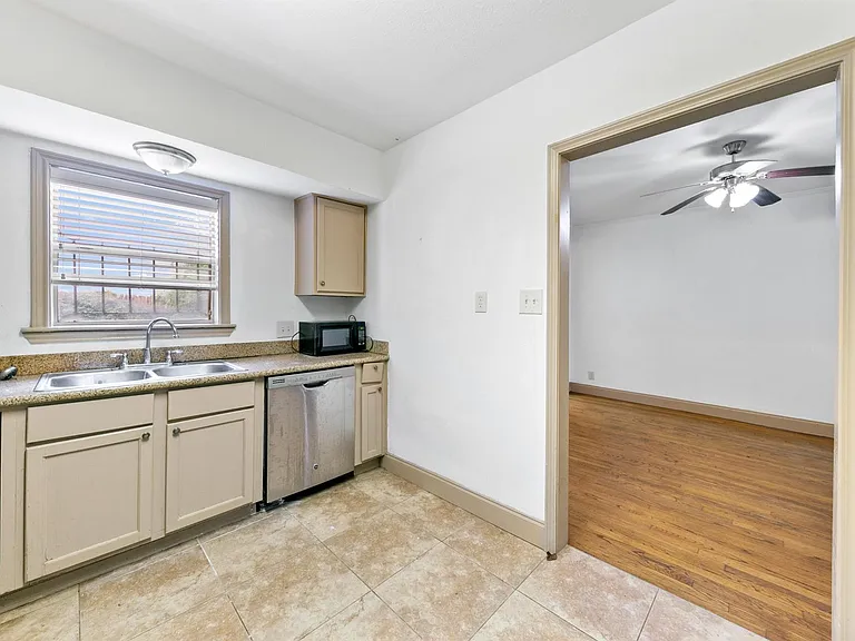1821 Oakdale St #A — Photo 14