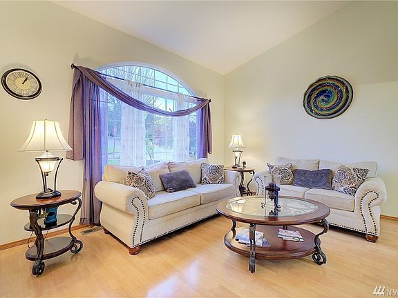 5th image of 2515 123rd Ave NE