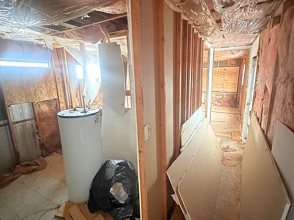 5th image of 119 Dogwood St SE