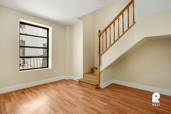 Rented by REZI | media 1