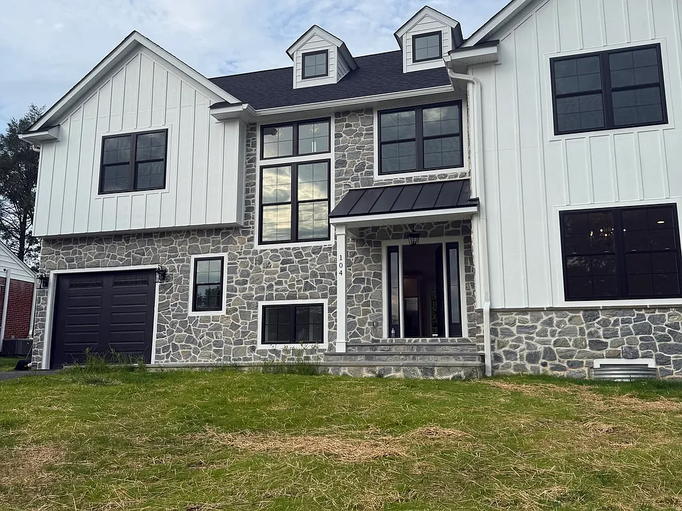 104 Pine Tree Rd