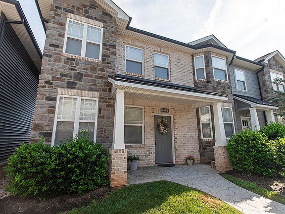 4th image of 227 Capstone Dr