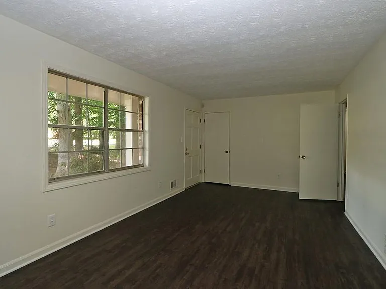 4215 Fawn Ln SE — Photo 6