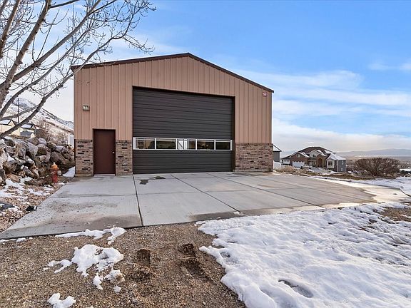 3rd image of 39 E 1800 S