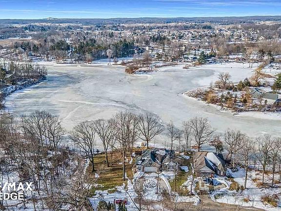 5th image of 10236 Park Dr