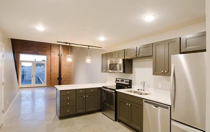 1st image of 3852 Farnam St APT 212
