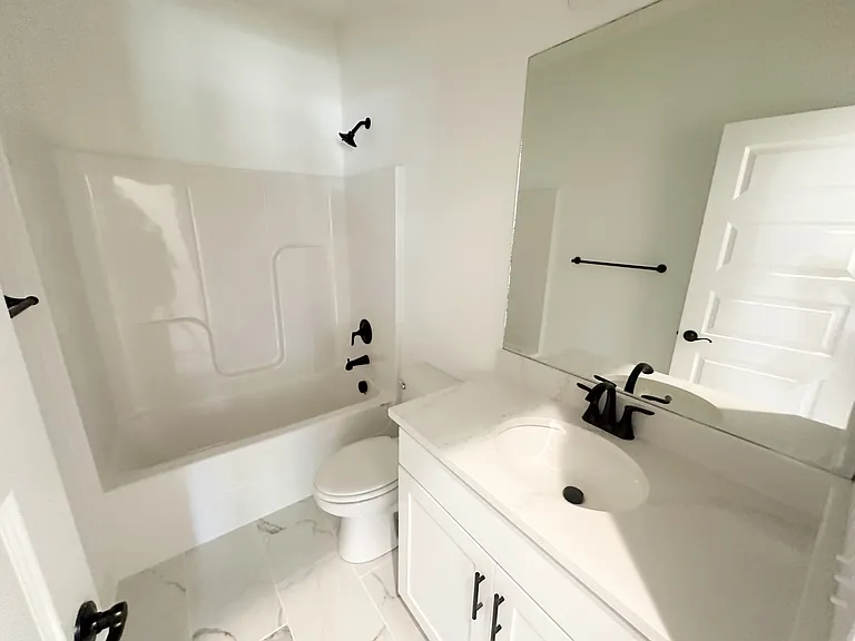 1751 W Holly St — Photo 19