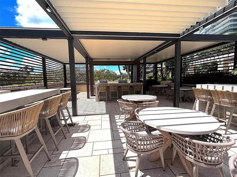 400 S Pointe Dr #408 — Photo 32