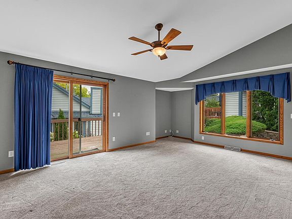 5th image of 978 Bay View CIRCLE