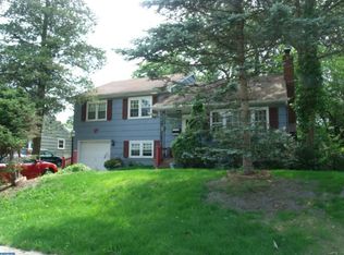 50 Tinker Dr, Mount Holly, NJ 08060