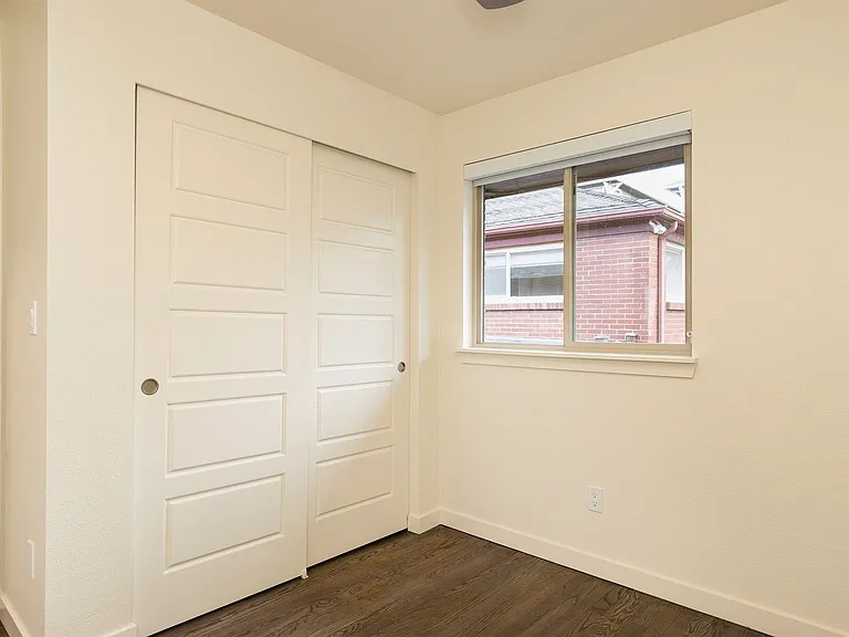 Ballard Seattle 2-Bedroom Apartment for Rent | Private Entrance, In-Unit Washer/Dryer, Smart Home... — Photo 16