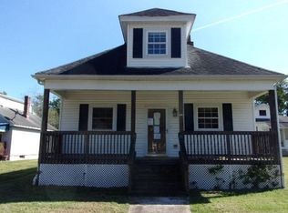 717 Elm St, East Vandergrift, PA 15629