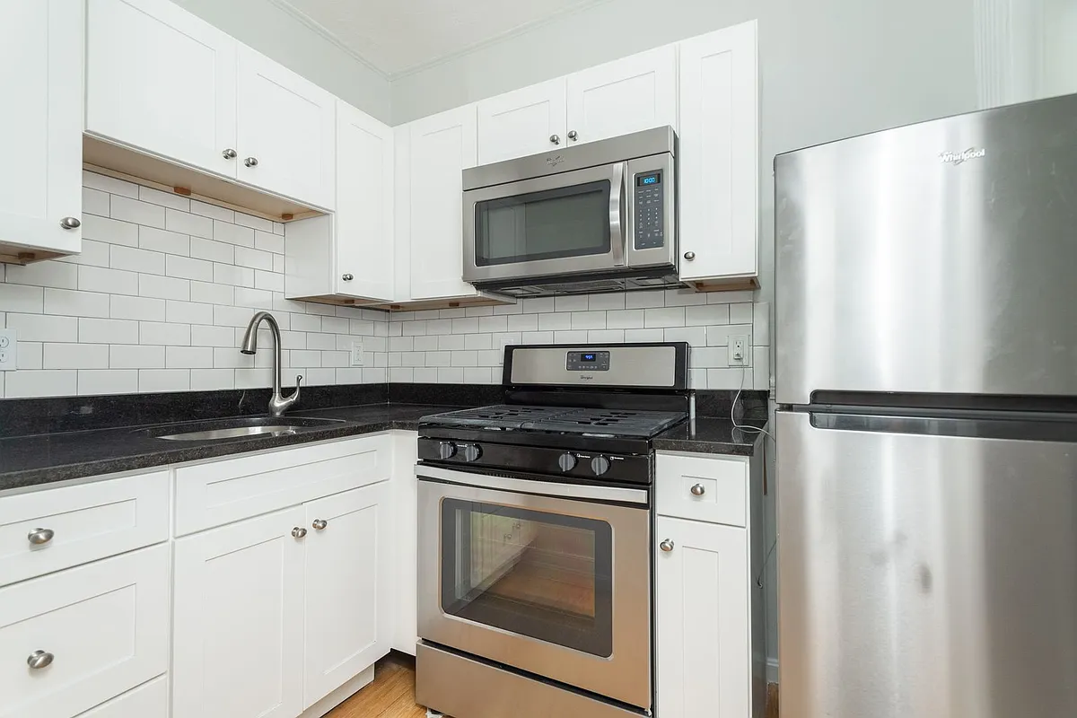Building Photo - 85 Myrtle St #3