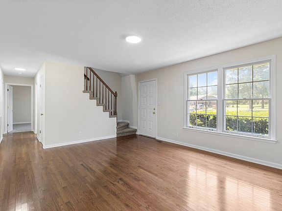 4th image of 319 Mills Dr