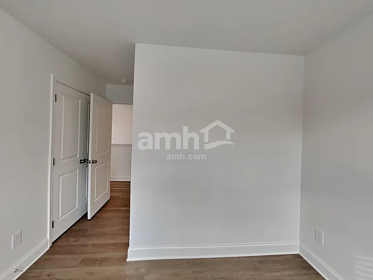1032 Highland Walk — Photo 17