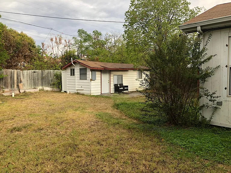 903 Conder St — Photo 3