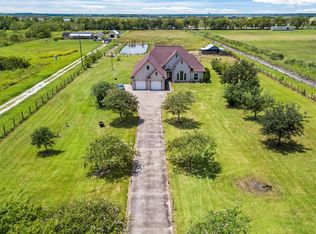 1302 County Road 212, Angleton, TX 77515