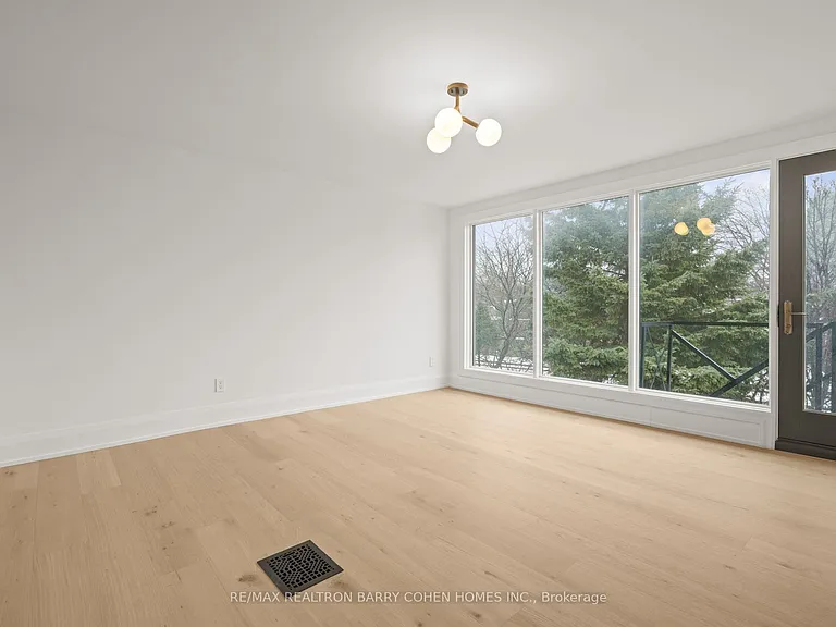 231 Macpherson Ave — Photo 24