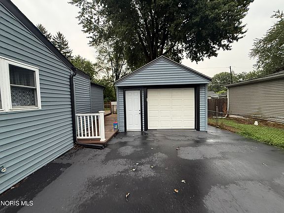 2nd image of 5518 Fenwick Dr