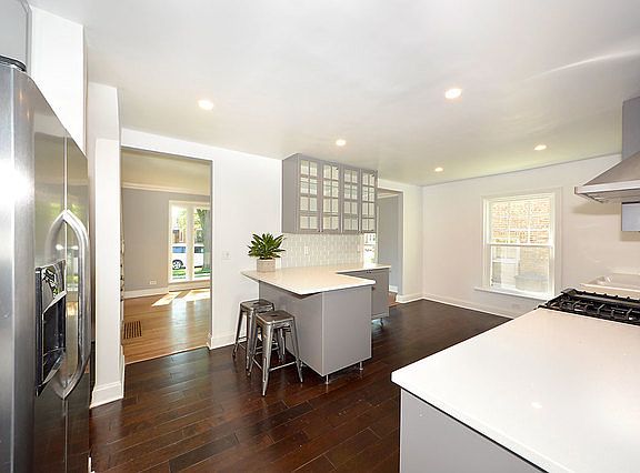 5th image of 6716 N Monticello Ave