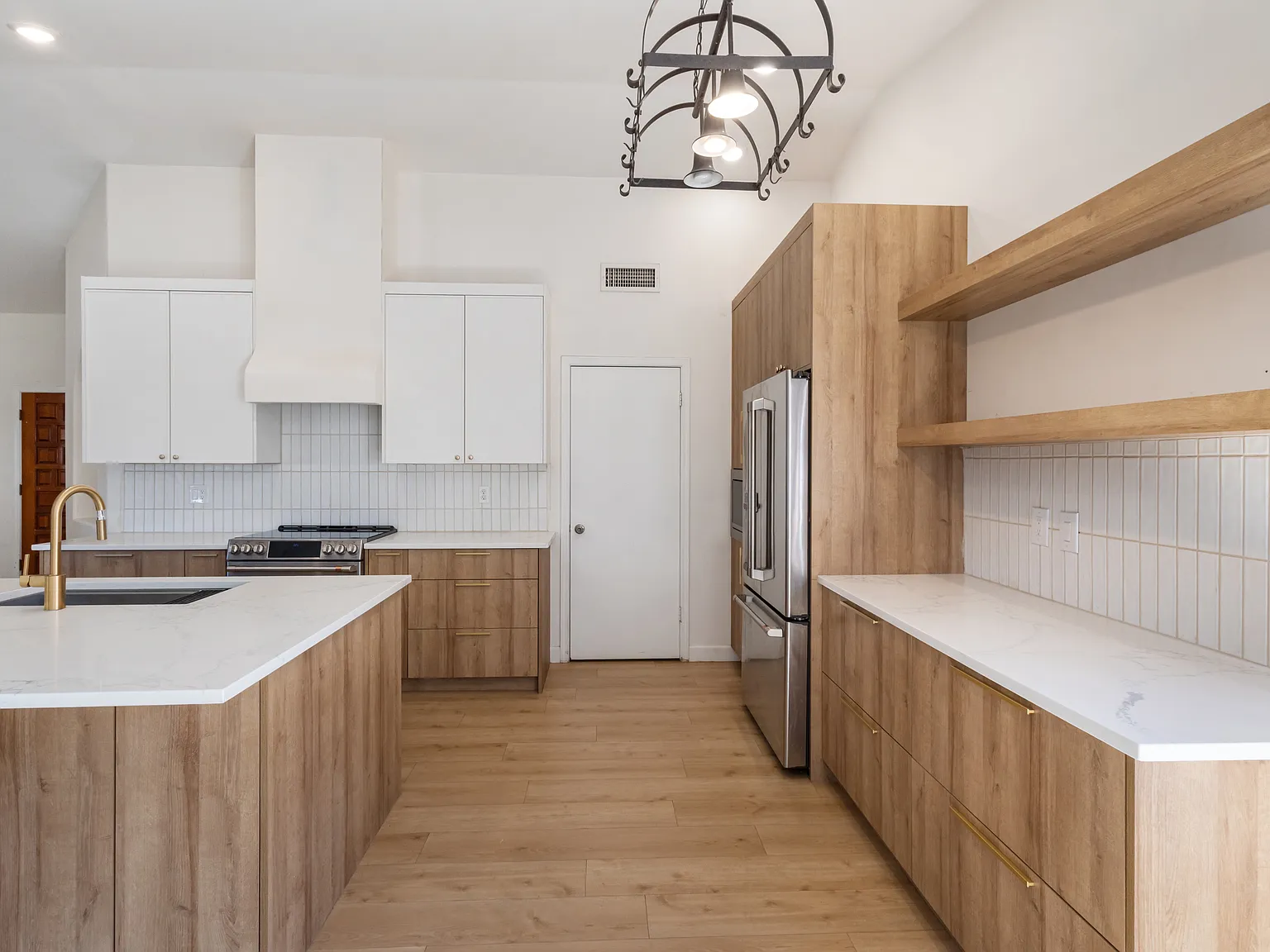 3 bed, 1472 sqft, $3,300 — Photo 4
