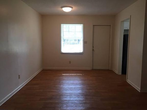 3rd image of 1424 E Park Ave