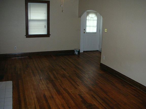 5th image of 2815 Orland Ave