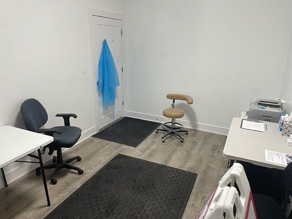 5th image of 5637 W 63rd St Unit 1