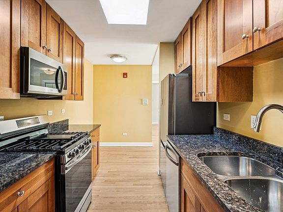 5th image of 1414 Elmwood Ave APT 3A