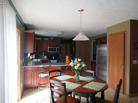 5th image of 1471 Buckland Ave