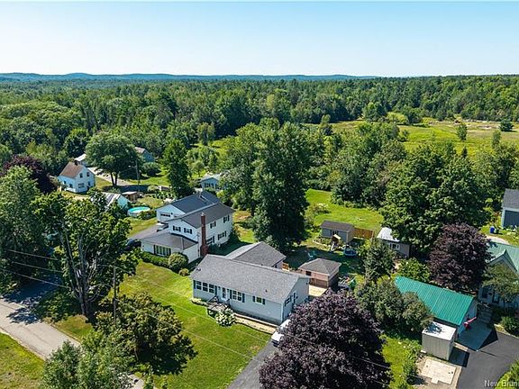 3rd image of 7 Moores Ln